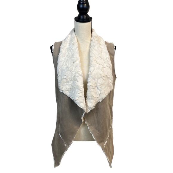 Altar’d State Taupe Faux Suede Faux Fur Vest Size Medium - Picture 1 of 9